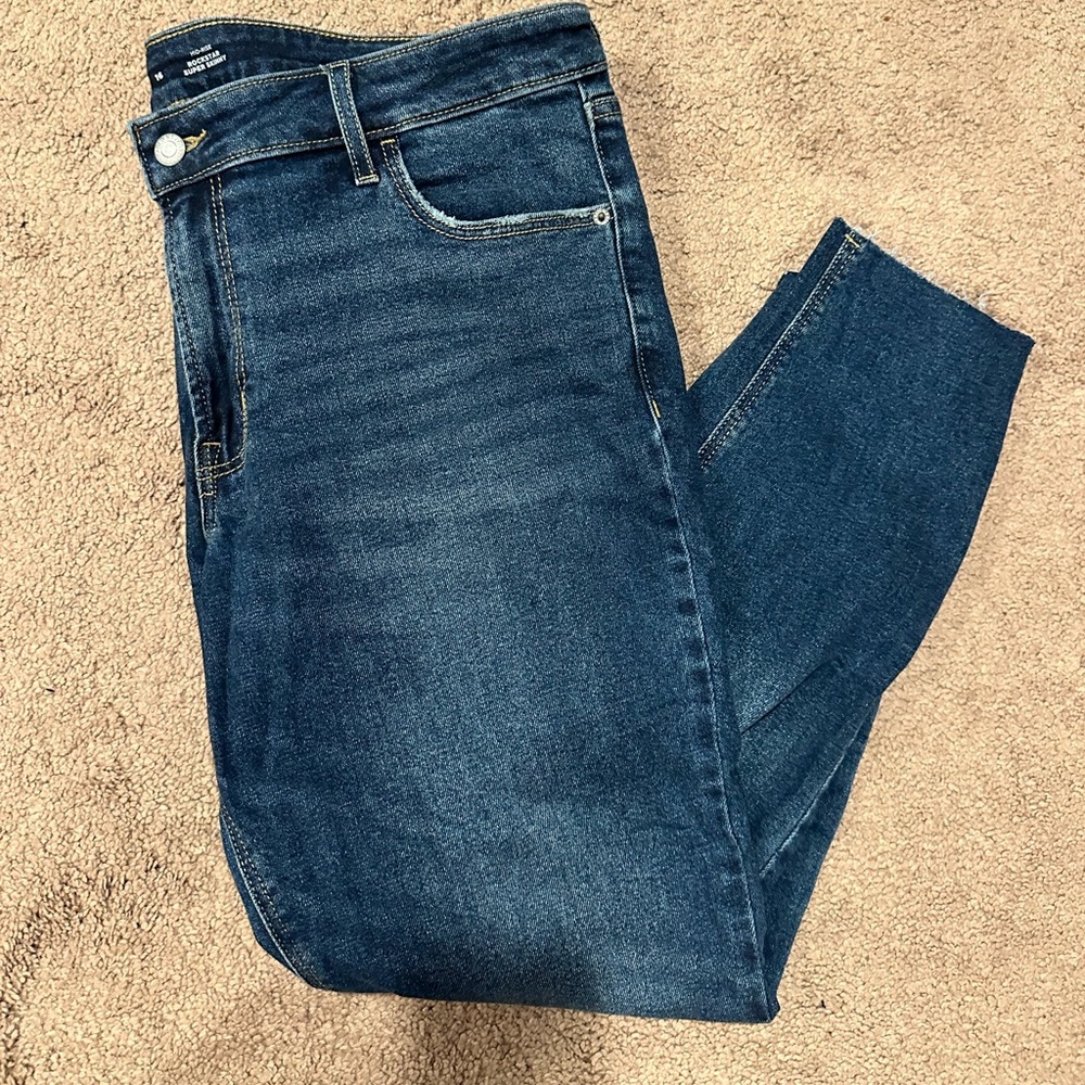 NWOT Rockstar Raw Hem Skinny Jeans